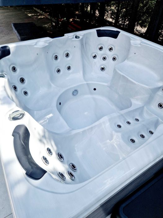 Jacuzzi ogrodowe SPA Balboa 220x220 cm Akryl. Kompletne pokrywa schody