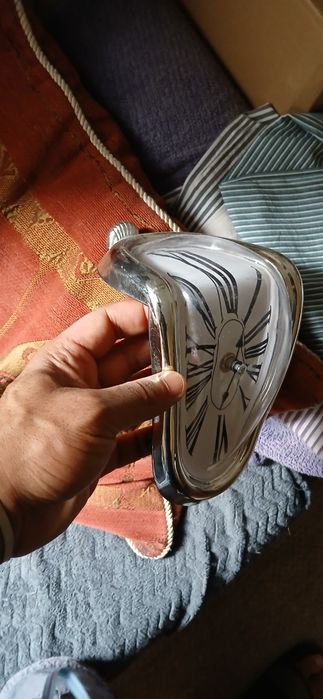 Relógio angular Dali