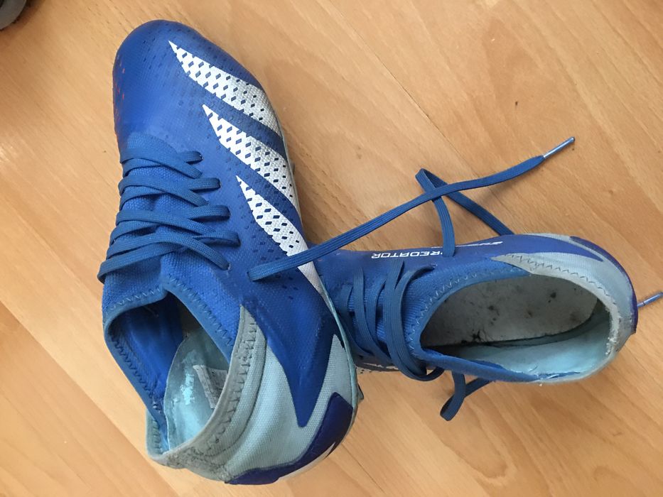 Buty piłkarskie korki adidas  rozmiar 42 1/2