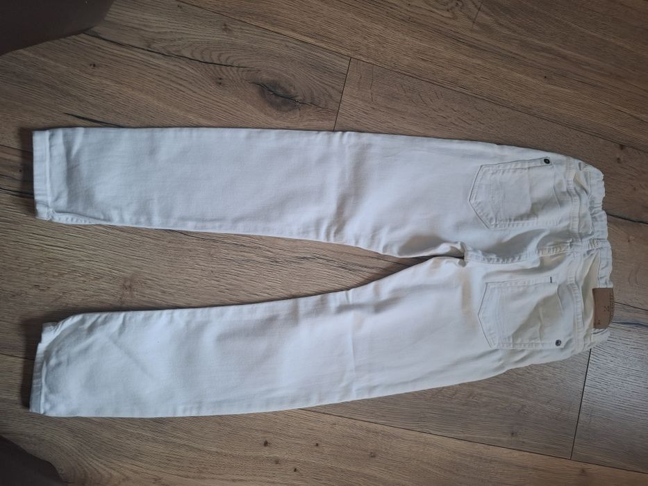 Białe jeansy, skinny chłopięce, ZARA, rozm.128