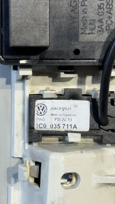 Плафон освітлення салону передній Passat B6 B7 Golf 5 6 Skoda Octavia A5 пасат б6 б7 гольф 5 6 шкода октавія а5
