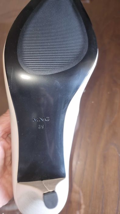 Sapatos novos, 39, em pele,