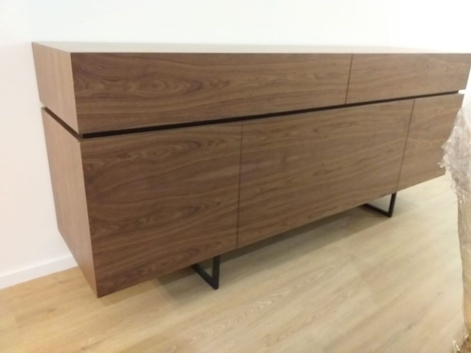 Aparador 3Portas 2Gavetas Nogueira e Ferro Preto