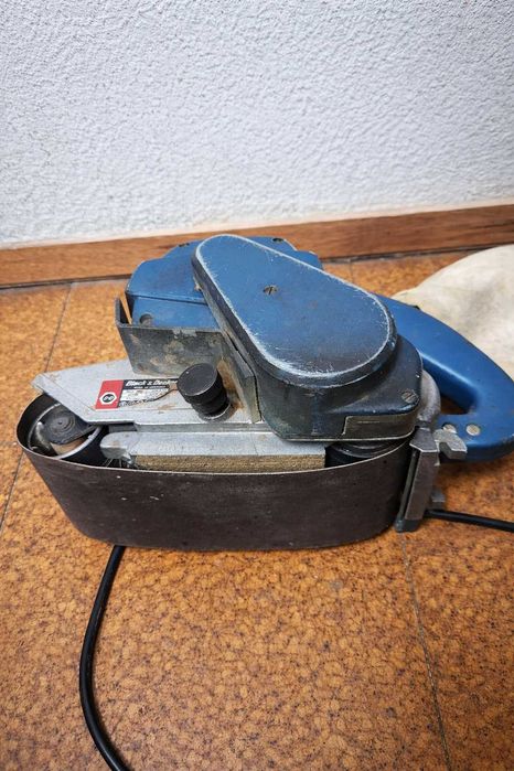 Lixadeira de Cinta Black & Decker – Profissional (Made in Germany)