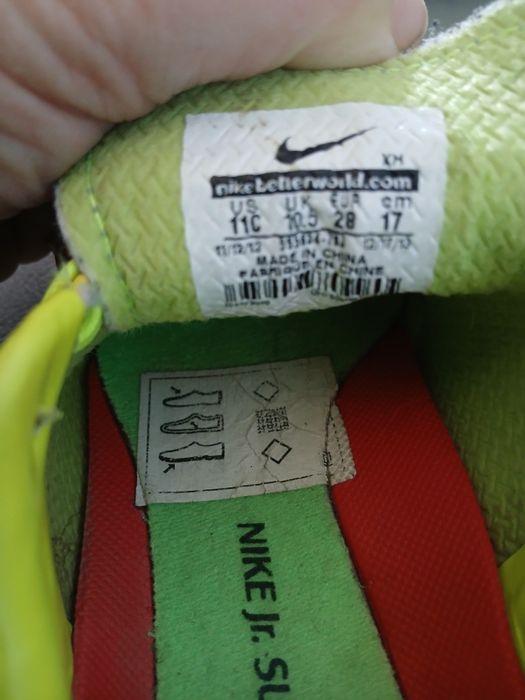 Buty sportowe  nike  28