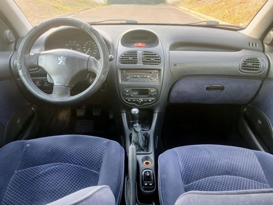 Peugeot 206 Black silver edition ano 2004 gasolina