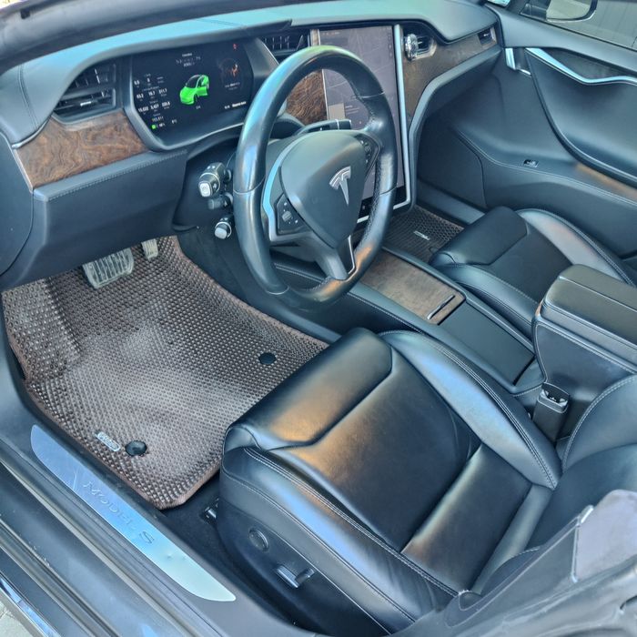 Продам Tesla model s 2018 100d