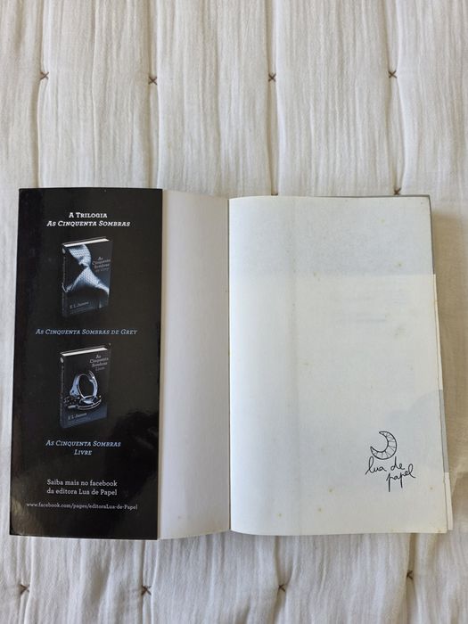 Livro "As Cinquenta Sombras Mais Negras" de E. L. James (romance)