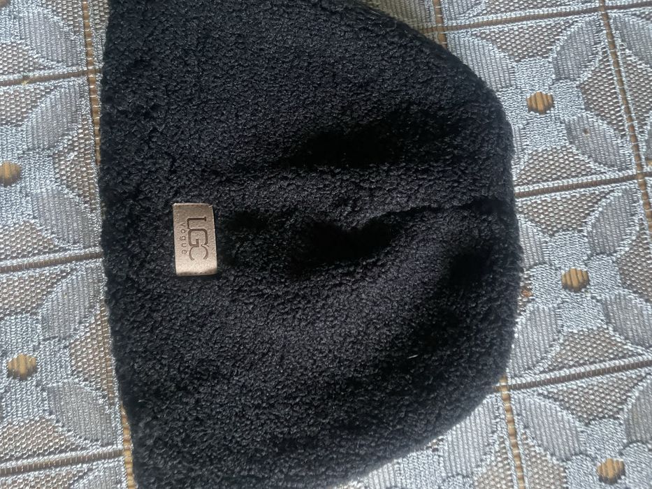 Nowa czarna czapka baranek ala UGG