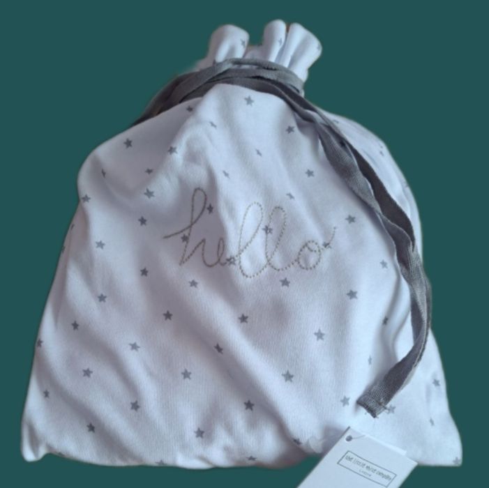 Дуже гарний набір одягу для новонародженого!