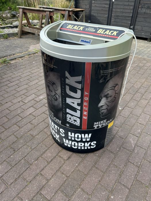 Lodówka beczka ekspozycyjna MAWI | Black Energy Mike Tyson