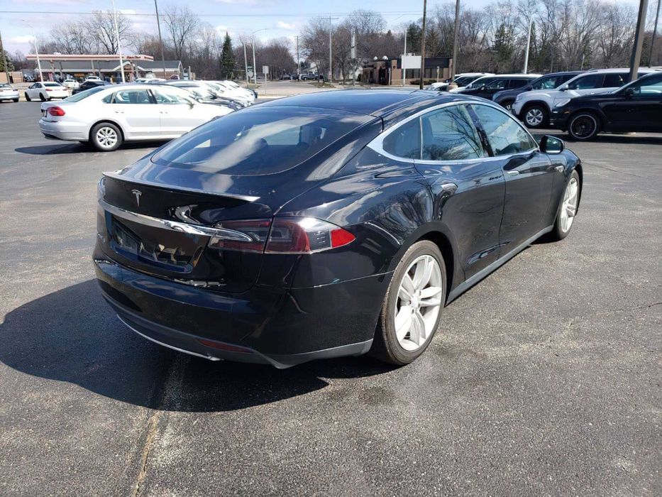 Tesla Model S Performance      2013