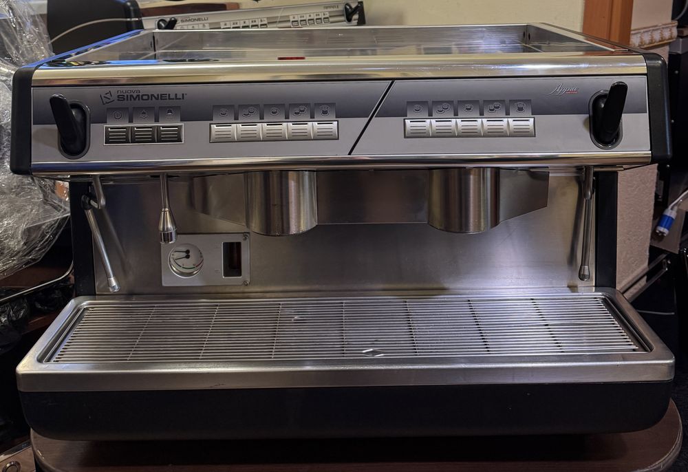 Професійна Кавоварка / Кавомашина Nuova Simonelli Appia / Appia 1