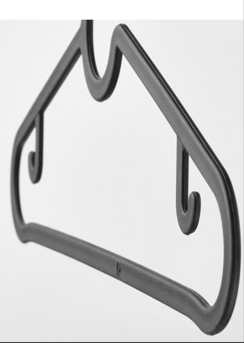 17 cabides pretos IKEA