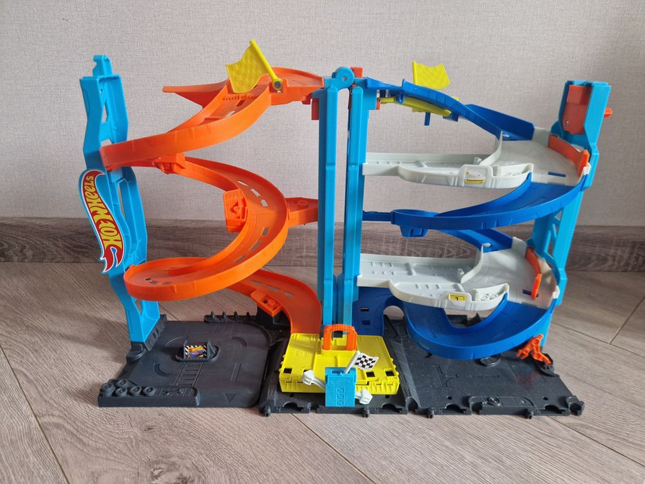 Треки Hot wheels