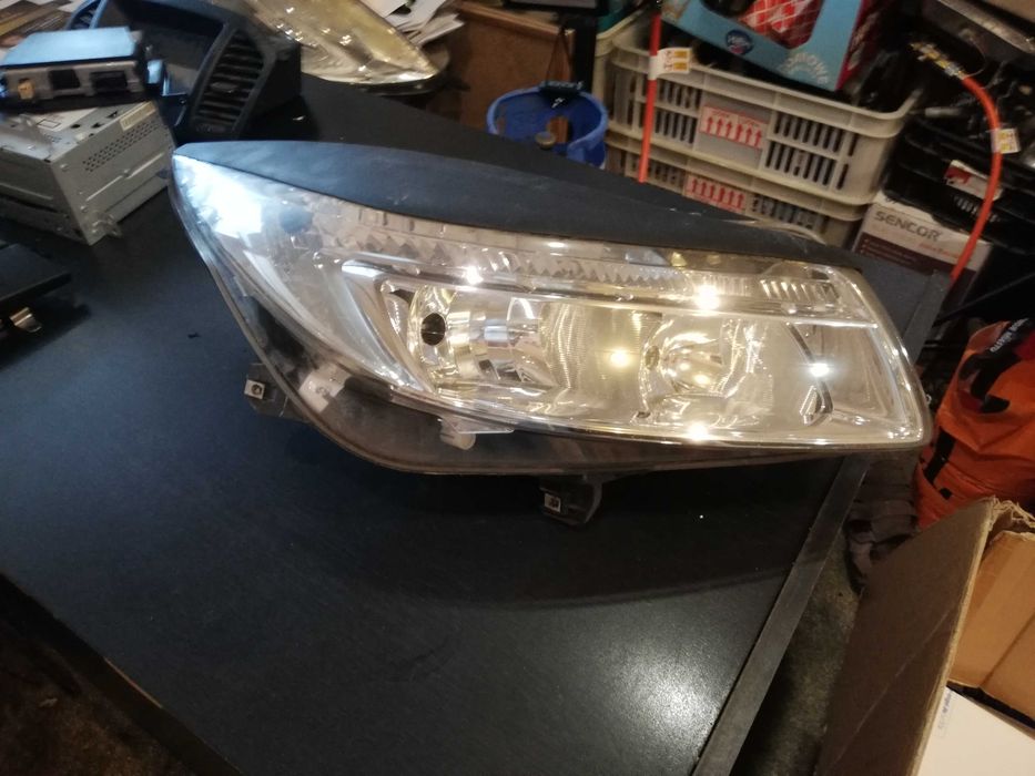 Opel Insygnia 12r. Servo , ABS , hamulec ręczny i inne cześci