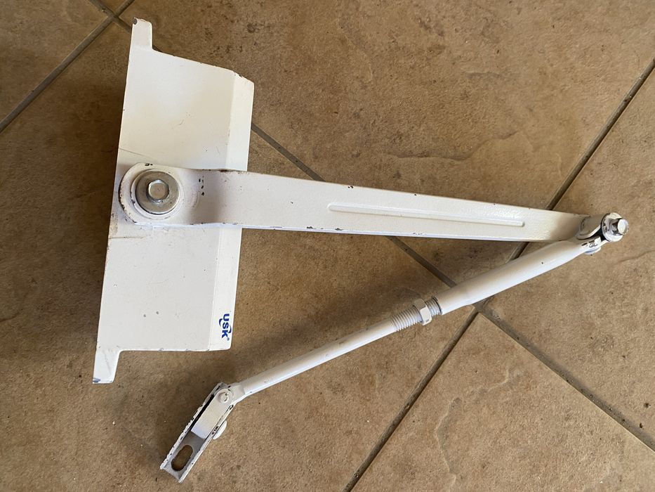 Доводчик двери USK для дверей 40-80 кг