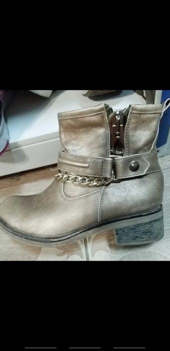 Сапожки демисезонные 37р.Стелька 24см.