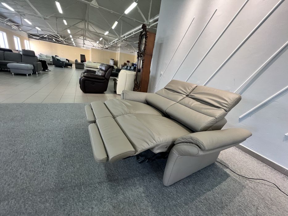 Диван двійка світло сірий шкіряний реклайнер електро привід релакс