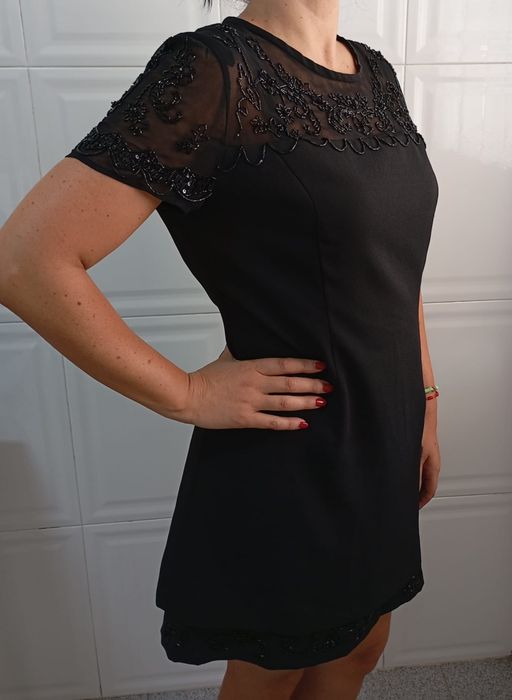 Vestido formal e classico cheio de pormenores lindissimos