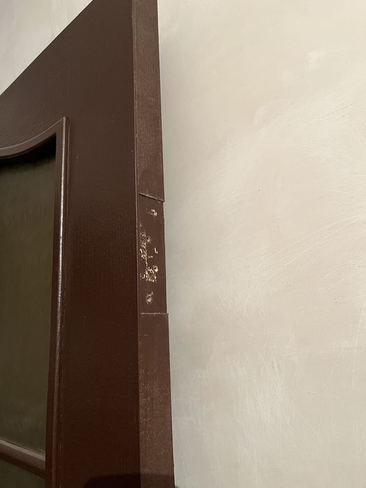 Двері міжкімнатні зі склом залишились одні