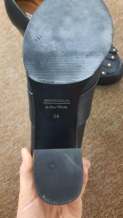 Стильні шкіряні туфлі