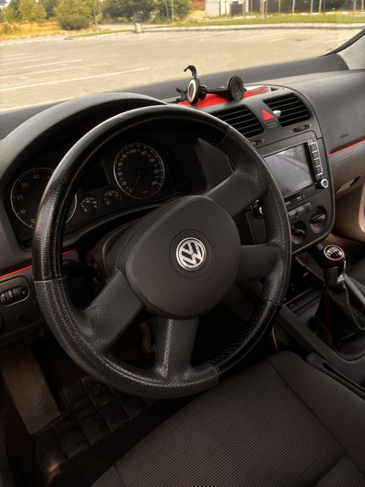 VWGolf 5 1.6 2004