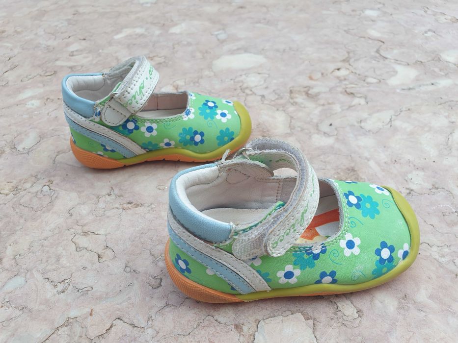Sapatos para menina Chicco, tamanho 19