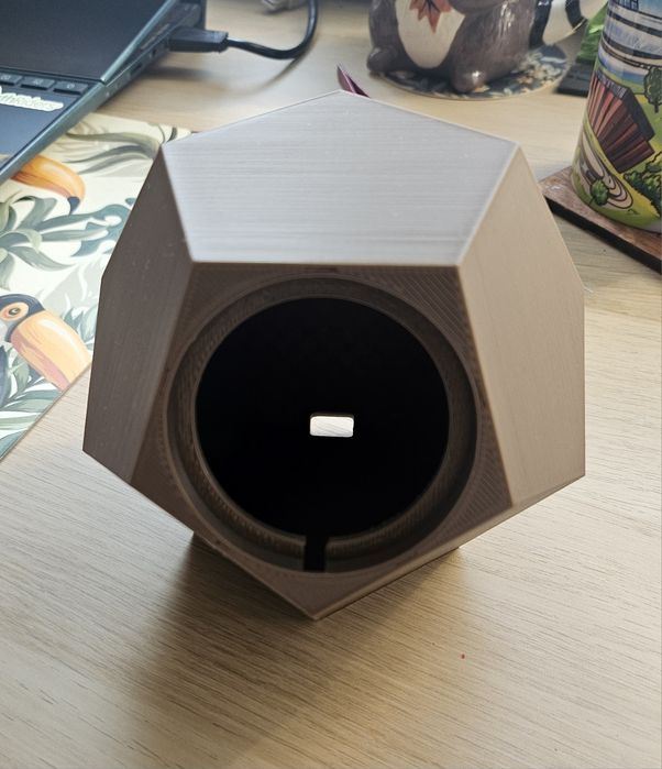 Stojak na magsafe z drukarki 3D
