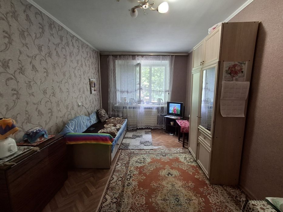 Продаж великої кімнати в гуртожитку.  РЕМЗАВОД.