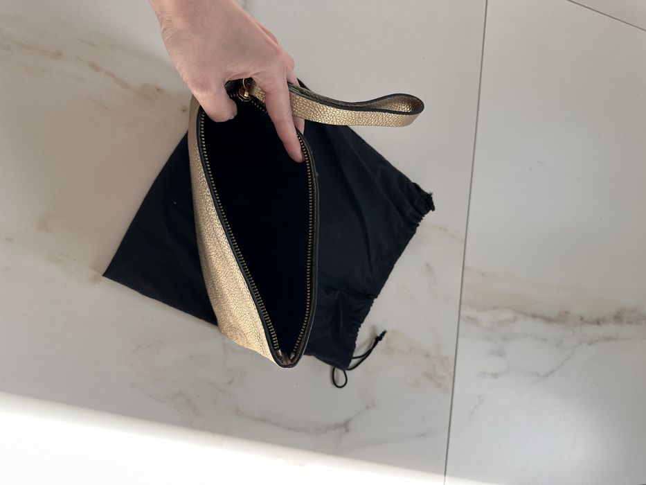 Клатч золотий Massimo Dutti