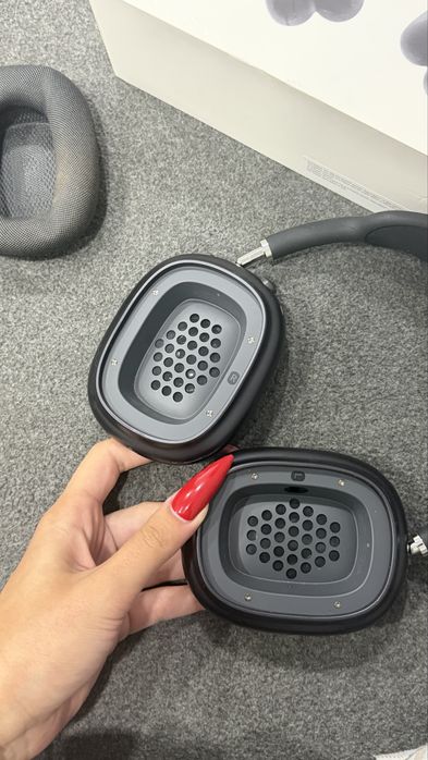 Оригінальні airpods max