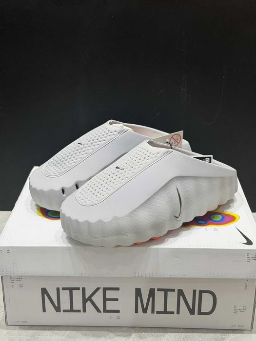 Biały kapcie Nike Mind 001 R.44