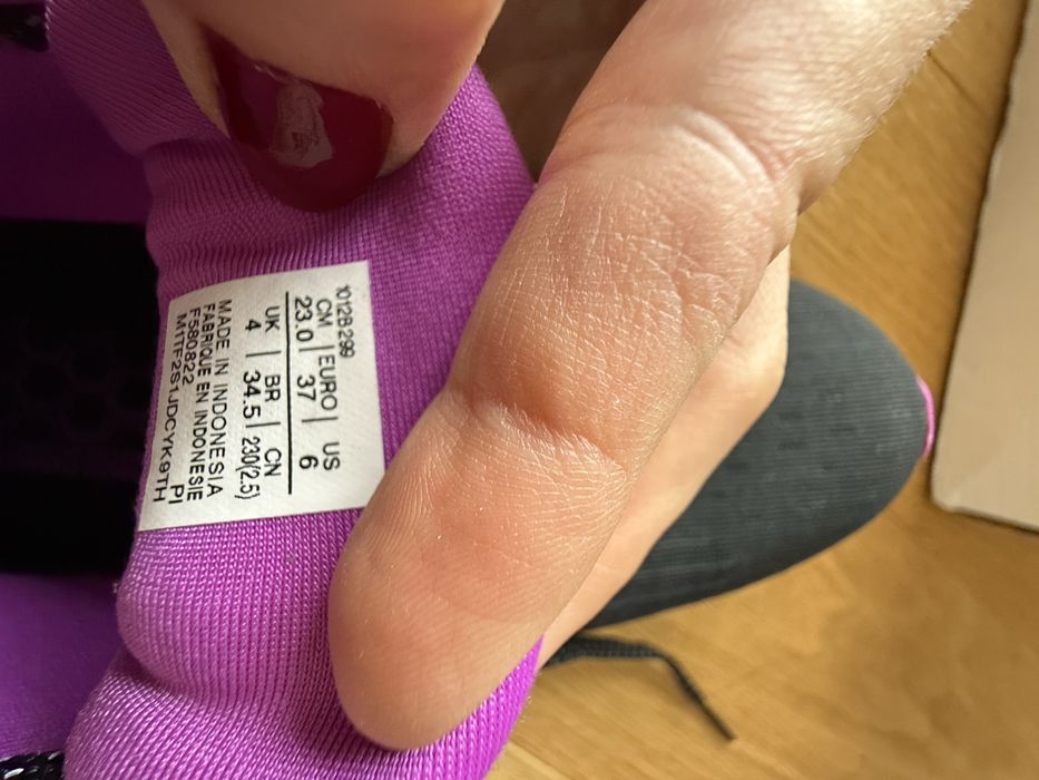 Nowe buty Asics, rozm. 37 (dl. wkładki 23cm)