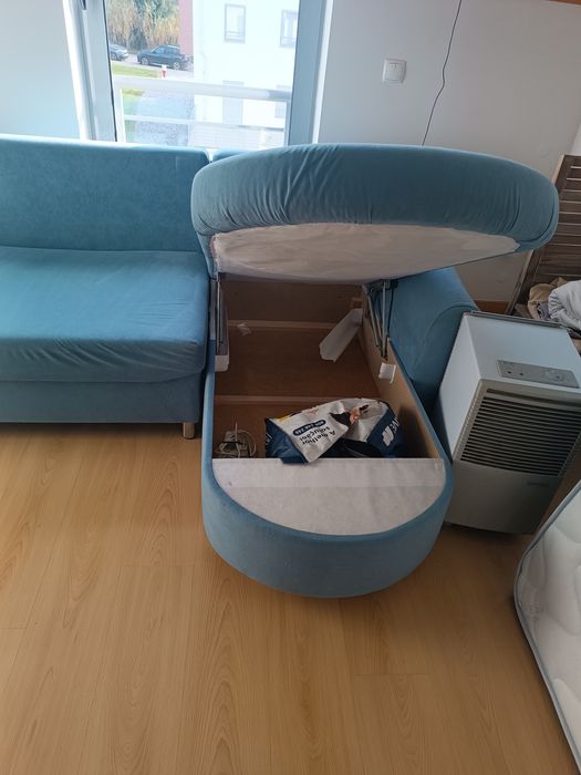 Sofá Cama - 3 lugares com arrumação – 120€
Vendo sofá de três lugares,