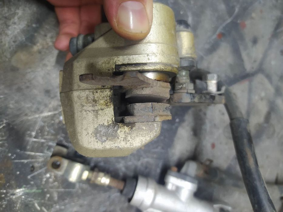 Задня тормозна система