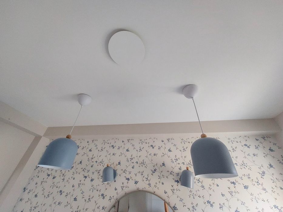 Lampy pokojowe i łazienka