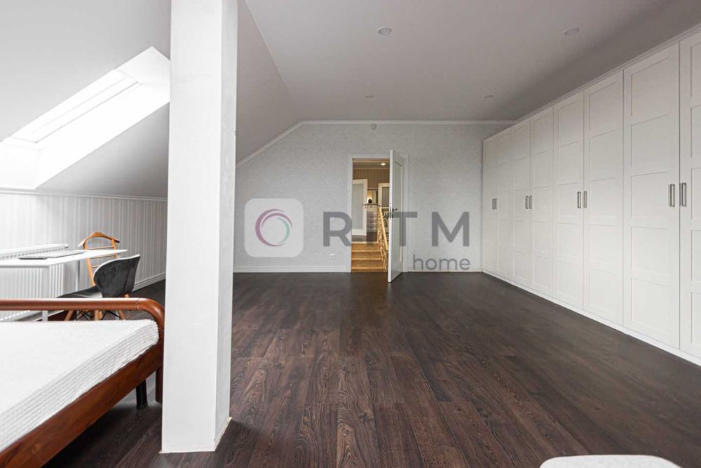 Продаж будинок з ремонтом 320м2 в с. Сокільники, вул. Довбуша.