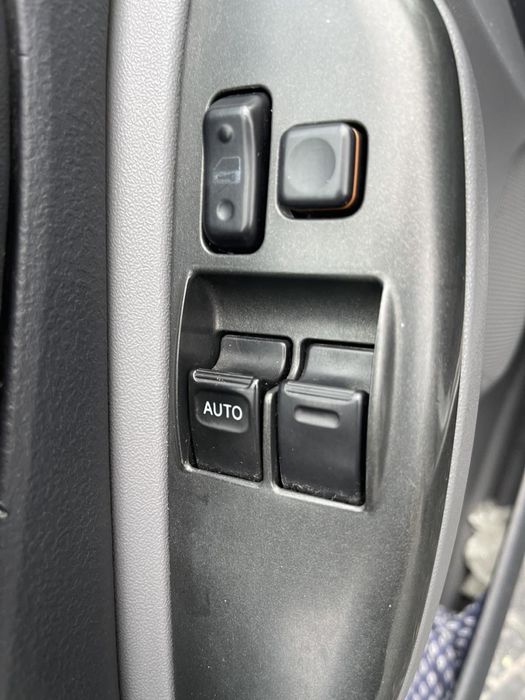 Продам тойту яріс Авиомат