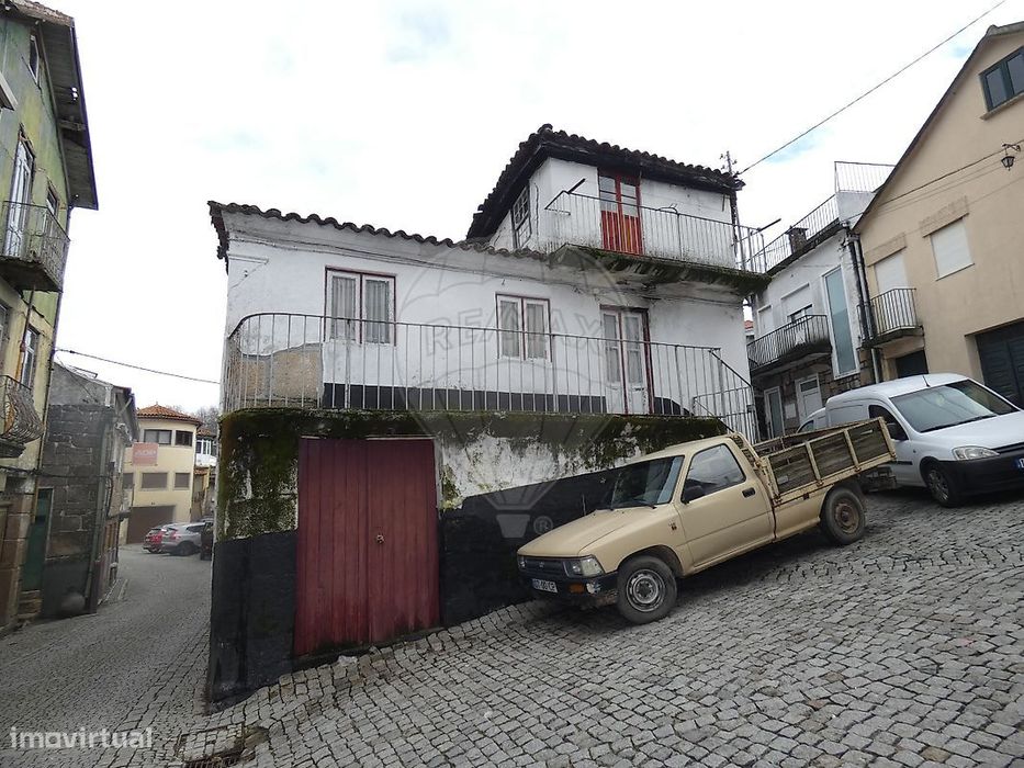 Moradia T4 para venda