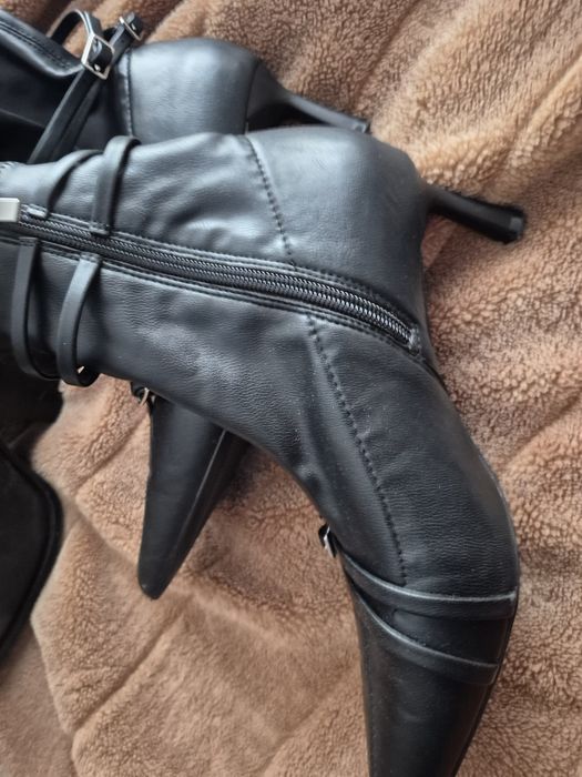 Botas pretas n° 38