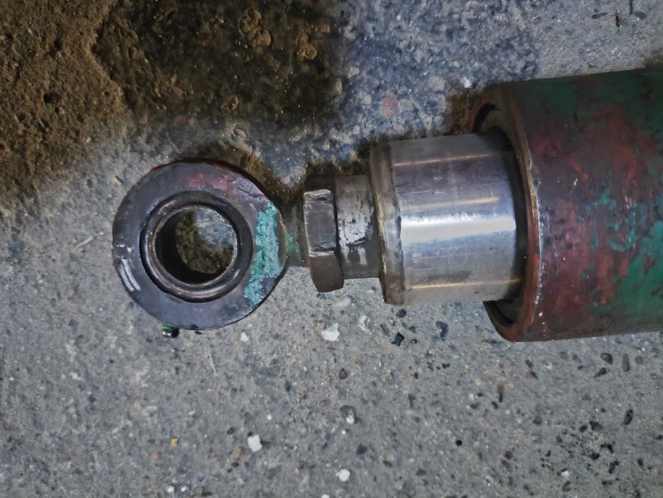 Silownik dwustronnego dzialania orginal