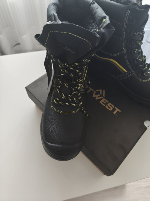 Nowe buty robocze zimowe, ocieplane,nr 42
