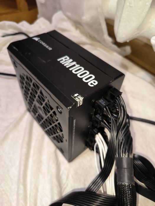 Corsair RM1000e ATX 1000W 23 рік 3.1 ATX 80 PLUS Gold Fully Modular  rtx gtx mx rx gaming OC. GT