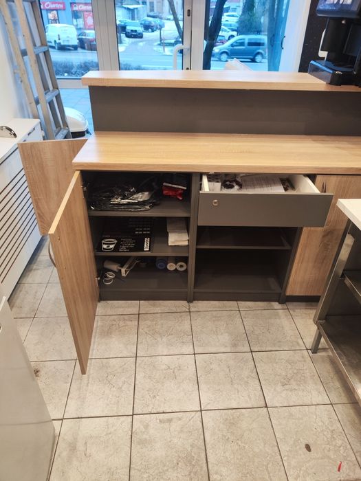 Lada barowa recepcyjna