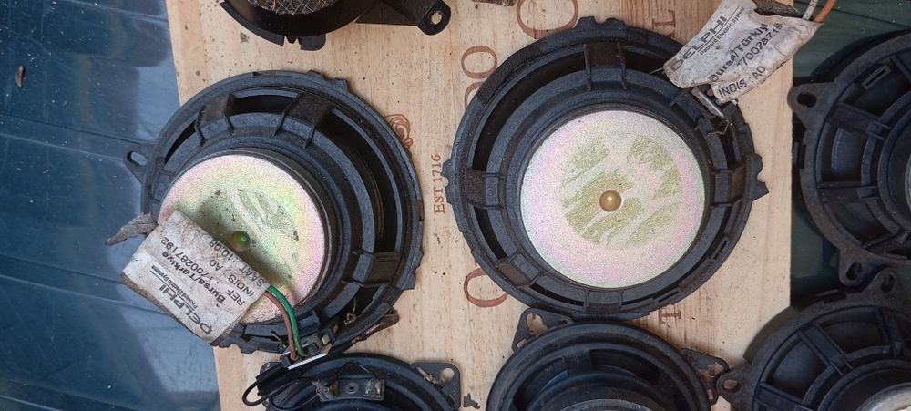 6 Autofalantes e 2 Twitters auto