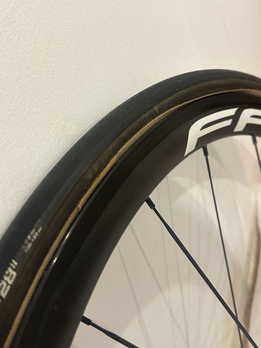 Roda Dianteira FFWD Carbono 700C – Perfil Alto – Travão de Aro