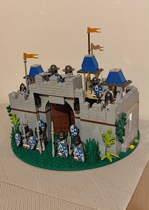 Zestaw zamek + 12 minifigurek kompatybilne z Lego Castle