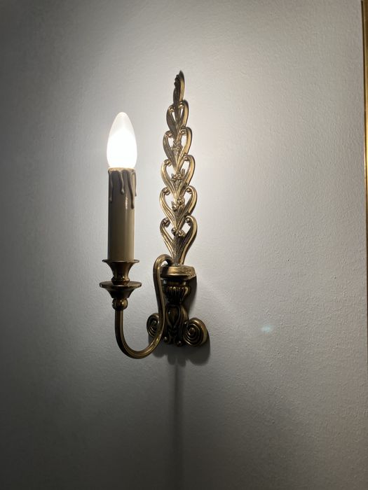 Credencia com espelho e apliques