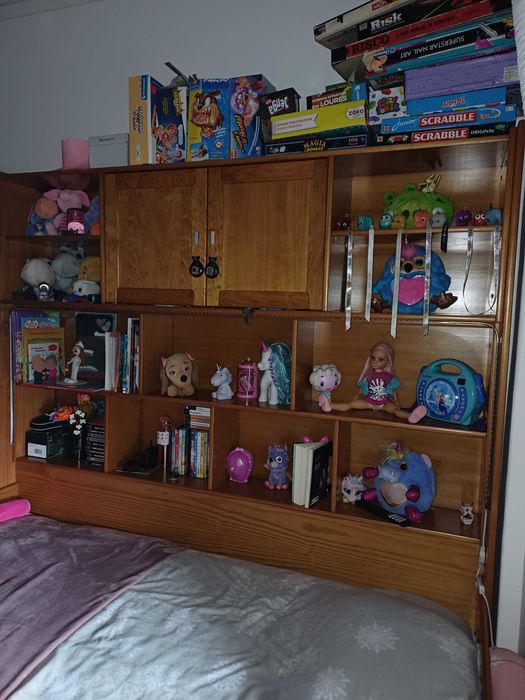 Cama + estudio + roupeiro + 2 colchões